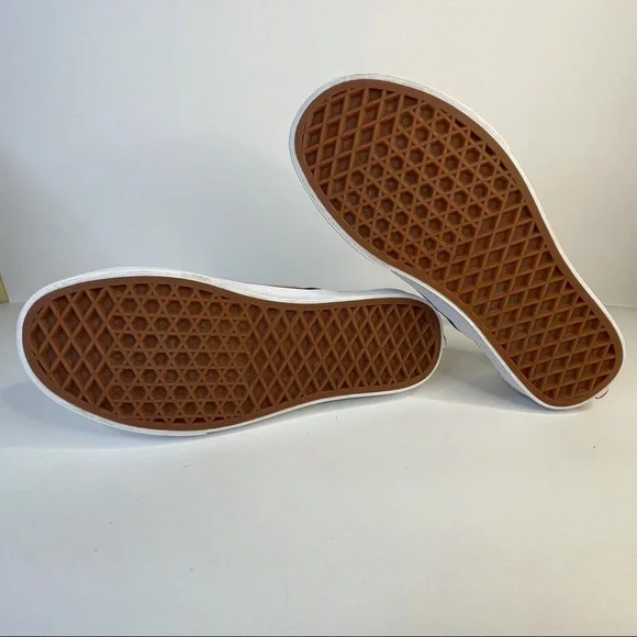 Classic VANS Slip On Yellow Checkerboard Size 6 US Woman’s Skateboarding Shoes - Picture 5 of 6